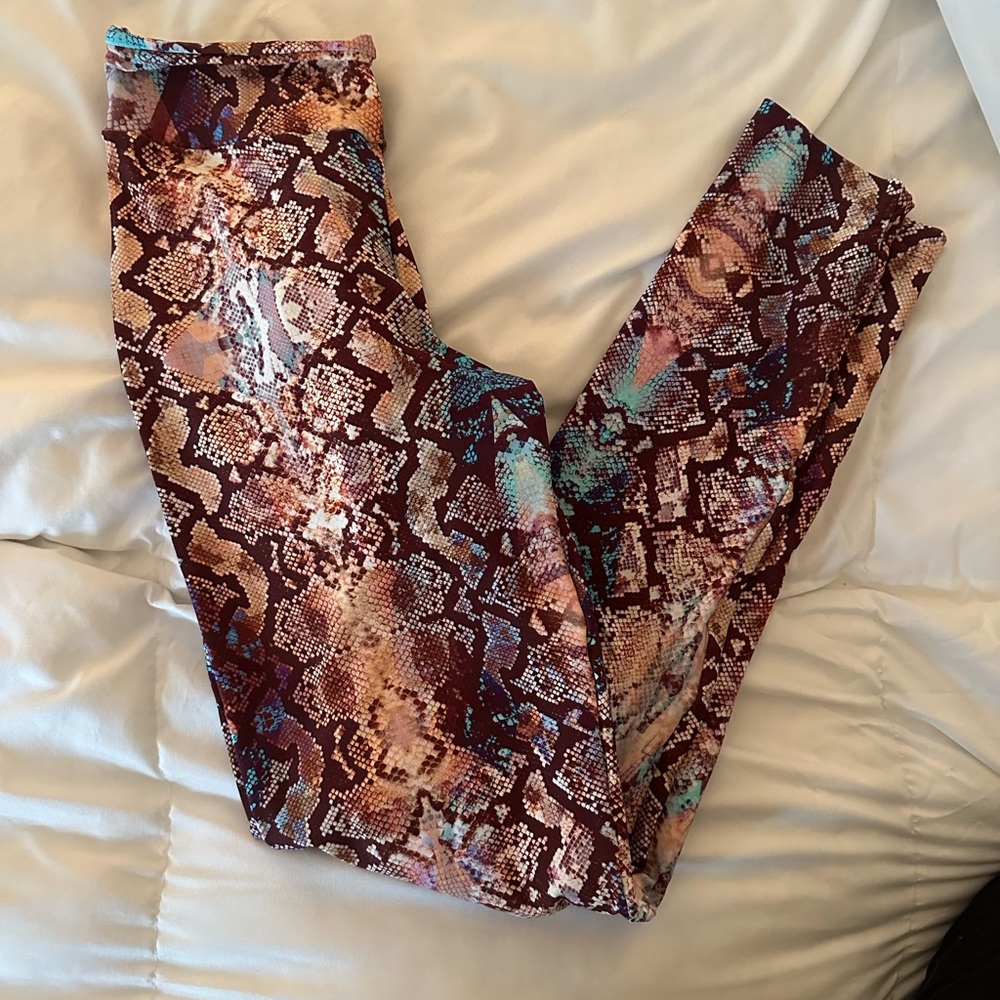 Lici Fit Cobra V-Cut Scrunch Legging